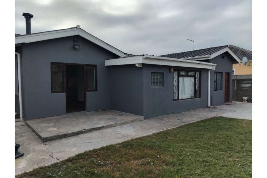 4 Bedroom Property for Sale in Zeekoevlei Western Cape